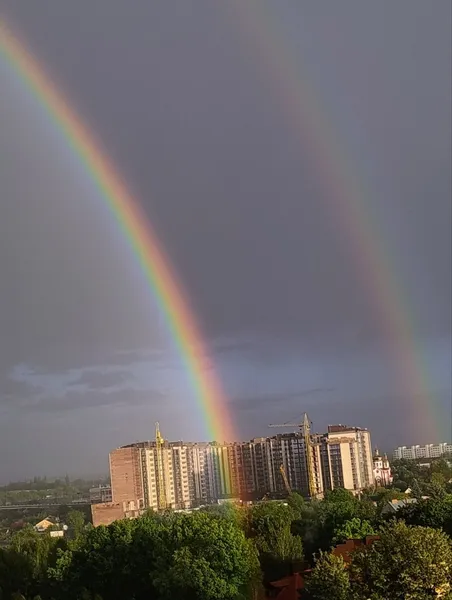 Над Луцьком після зливи засяяла подвійна веселка (фото)