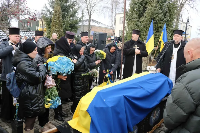 На Волині попрощалися із молодим воїном Ігорем Доманським (фото)