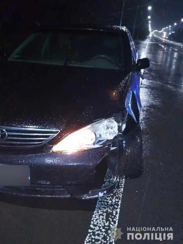 Біля Луцька авто збило пішохода: чоловік – у лікарні (фото)