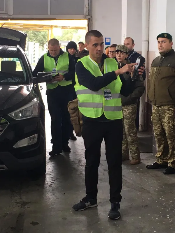 В «Ягодині» «знешкодили» небезпечні хімічні речовини (фото)