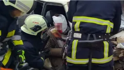У Луцькому районі чоловіка затиснуло у розтрощеному авто (фото)
