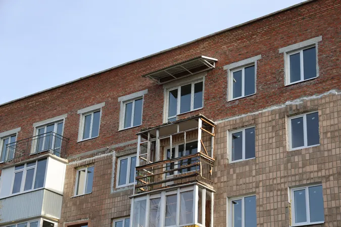 У Луцьку частина жителів пошкодженого «шахедом» будинку може повернутися до своїх осель у лютому
