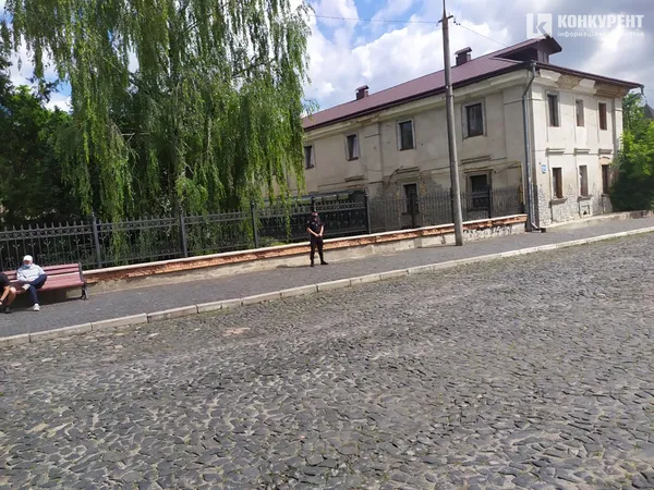 У замку Любарта готуються до приїзду Зеленського (ФОТО)