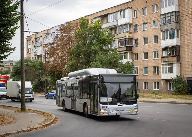 Чому з луцьких маршрутів зникли великі «МАНи» (фото)