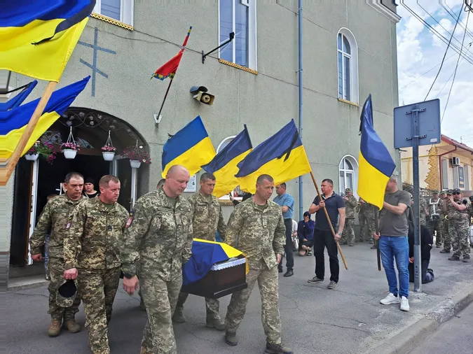 У Ковелі провели в останній земний шлях Героя Анатолія Смаля (фото)