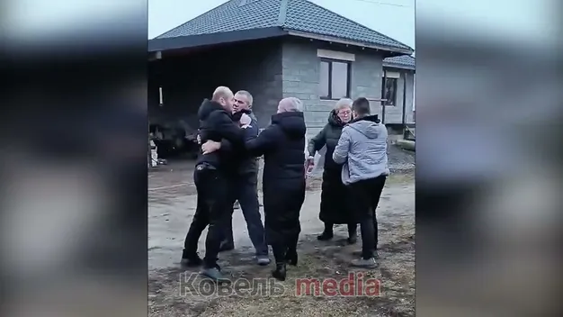 На Ковельщині московський піп вдарив сестру загиблого воїна (фото, відео)