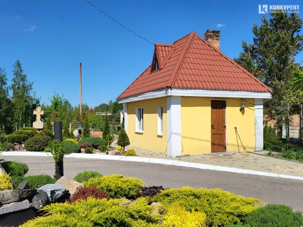 Як у Жидичинському монастирі печуть паски: секрети приготування від ігумена Никодима (фото)