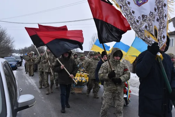 На Волині провели в останню дорогу полеглого воїна Віктора Радченка (фото)