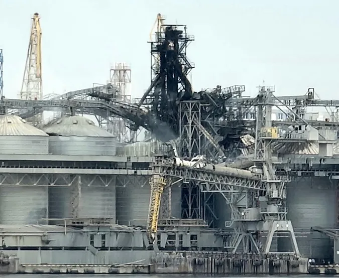 Russia attacked two Black Sea ports at night: grain terminals damaged