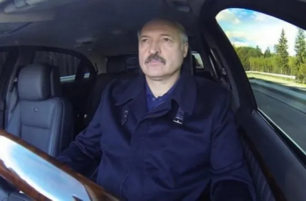 Лукашенко протестував Tesla Model S (відео)