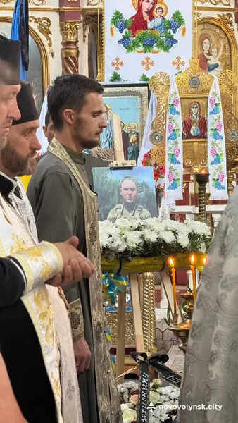 Нововолинська громада попрощалася із юним воїном Олександром Герасимчуком (фото)