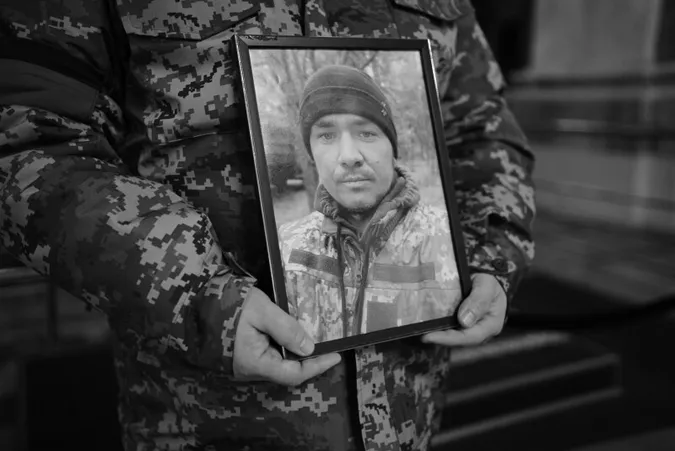 У Луцьку попрощалися із загиблим на Донеччині Ігорем Ревком (фото)