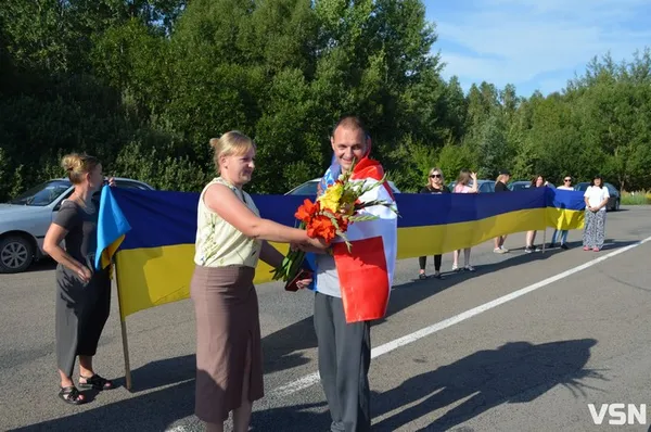 Повернення героя: громада на Волині зустріла звільненого з полону Сергія Тимошука (фото)