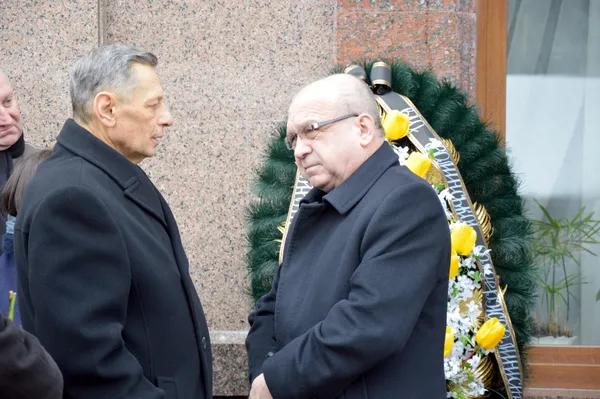 ...згодом з'явився й діючий голова ОДА Володимир Гунчик...