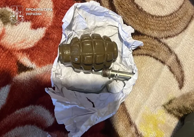 На Волині 24-річного чоловіка взяли під варту за збут наркотиків та зберігання гранати