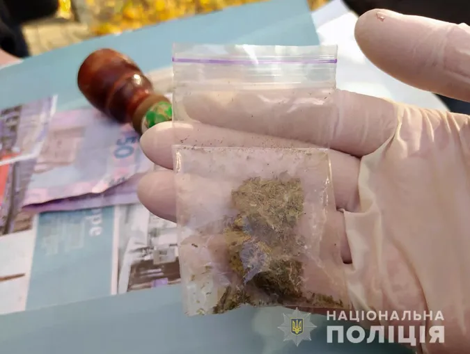 У Луцьку затримали двох підлітків з наркотиками (фото, відео)