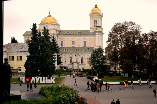 Вигляд з вікна на Театральний майдан