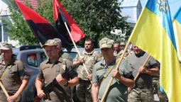 На Волині сотні людей прийшли провести в останню дорогу Героя Дмитра Редчука (фото)