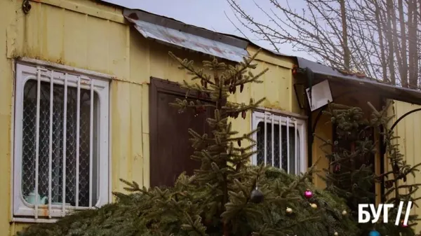 На Волині священники УПЦ «МП» встановили на контейнер купол і назвали це церквою (відео)