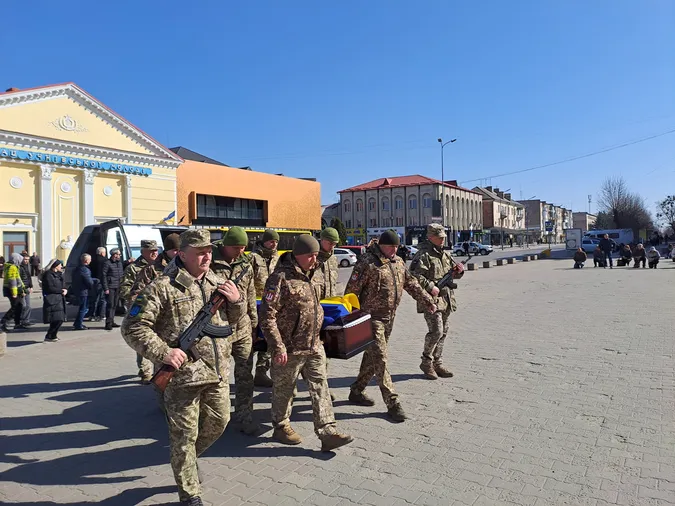 На Волині попрощались із Героєм Миколою Сахарчуком (фото)
