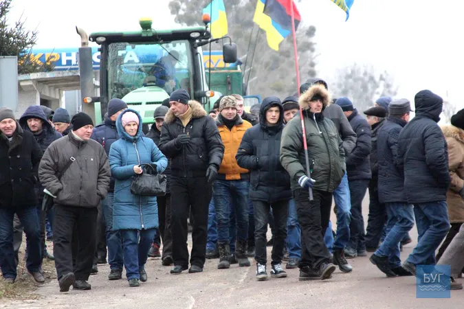 На Волині перекрили дорогу перед Устилугом (фото, відео)