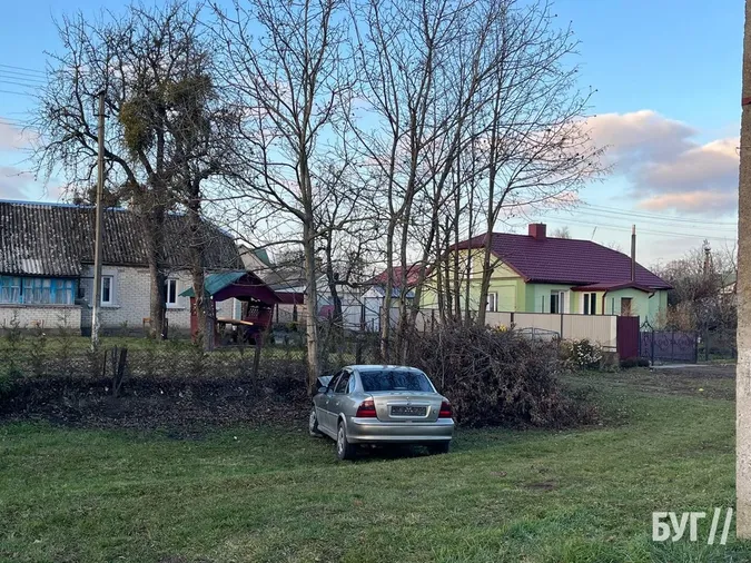 Водійку забрала «швидка»: під Володимиром зіткнулися Opel та Skoda (фото)