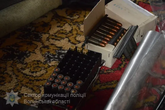 У квартирі лучанина виявили арсенал зброї (фото, відео)