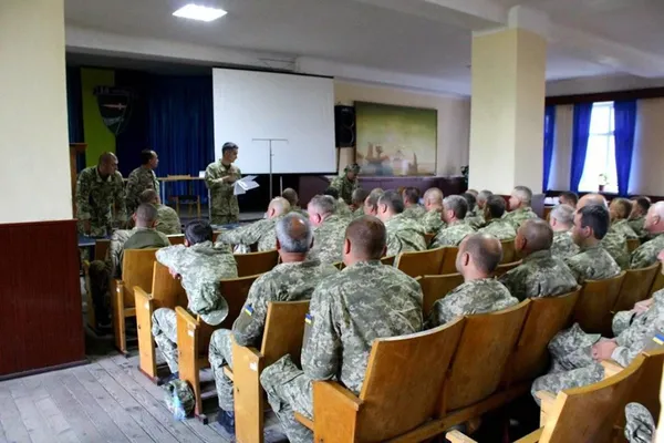 На Волині зібрали на навчання офіцерів тероборони (фото)