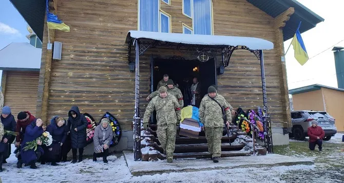 В Ківерцях попрощались із загиблим під Авдіївкою захисником Олександром Радчуком (фото)