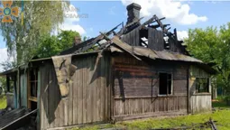 На Ковельщині через кинутий недопалок зайнявся будинок (відео)