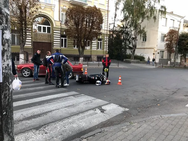 У Луцьку мотоцикліст потрапив у ДТП (фото)