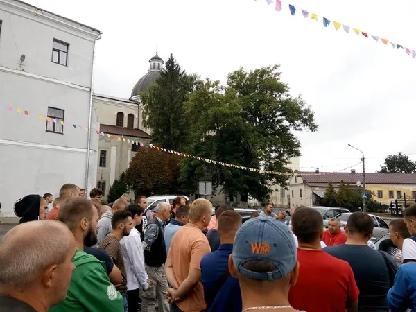 На Волині власники «транзитних» автомобілів об'єднуються у спілку (фото) 