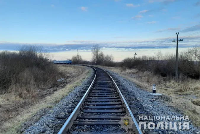 На Волині поїзд наїхав на чоловіка: він загинув на місці (фото)