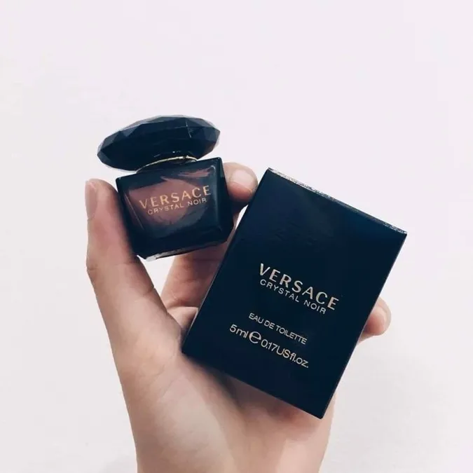 Судили волинянку, яка вкрала мініатюру туалетної води Versace