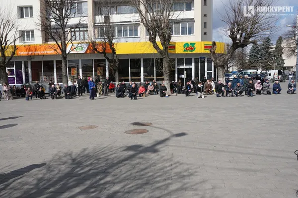 Луцьк на колінах: попрощалися з двома полеглими Героями (фото, відео)