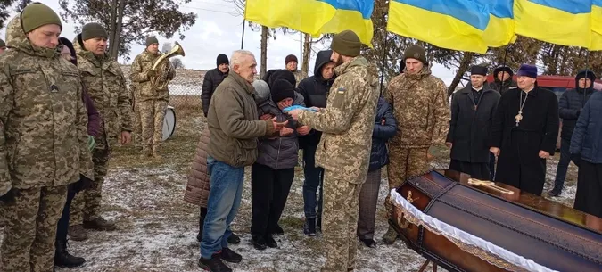 На Волині попрощалися із загиблим 34-річним воїном Сергієм Буйницьким (фото)