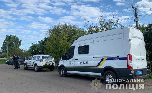 Жили в хліву і працювали за їжу: волинянка утримувала людей у трудовому рабстві (фото, відео)