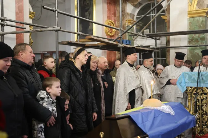 У Луцьку попрощалися із загиблим на Донеччині Олександром Машлаєм (фото)
