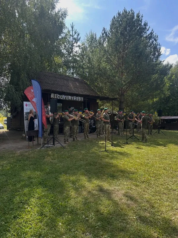 Риба по лікоть, природа і відновлення: у Боголюбах ветерани змагалися з риболовлі (фото)