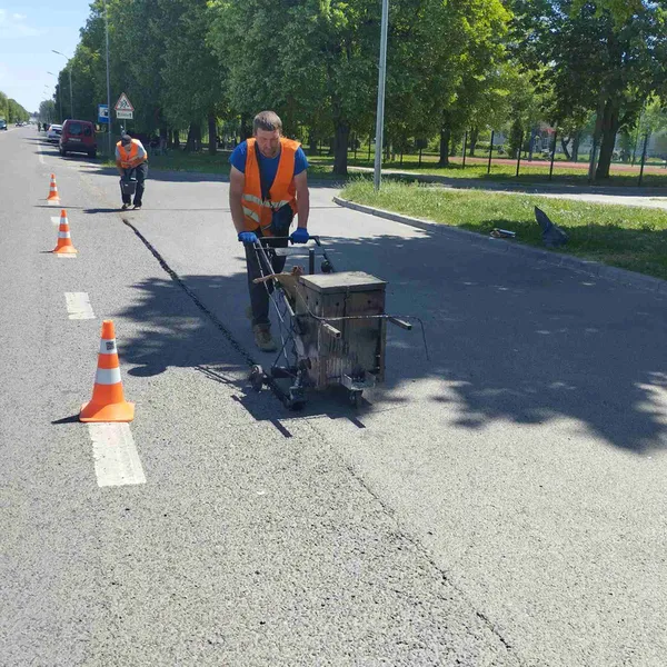 На Волині масово ремонтують державні траси: де працює техніка