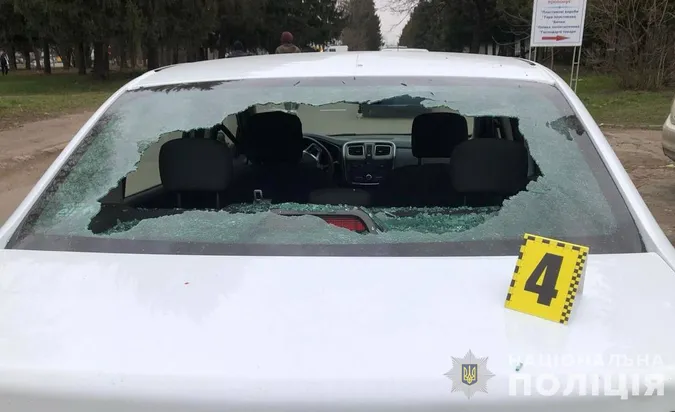 У Луцьку з'ясували, хто й навіщо потрощив автомобілі служби таксі Bolt (фото)
