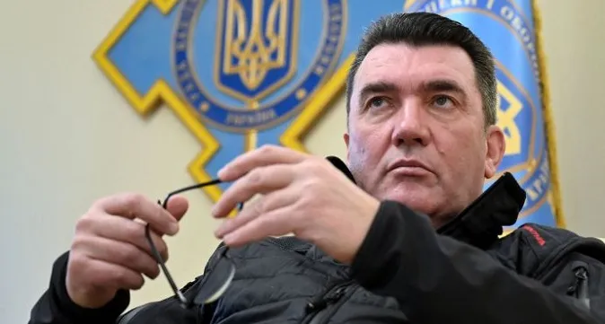 Росія на війні вичерпує підготовлені запаси озброєння, – Данілов