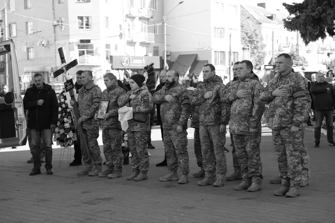 У Луцьку попрощалися з Героями Олегом Троцюком та Ігорем Кунашиком (фото)