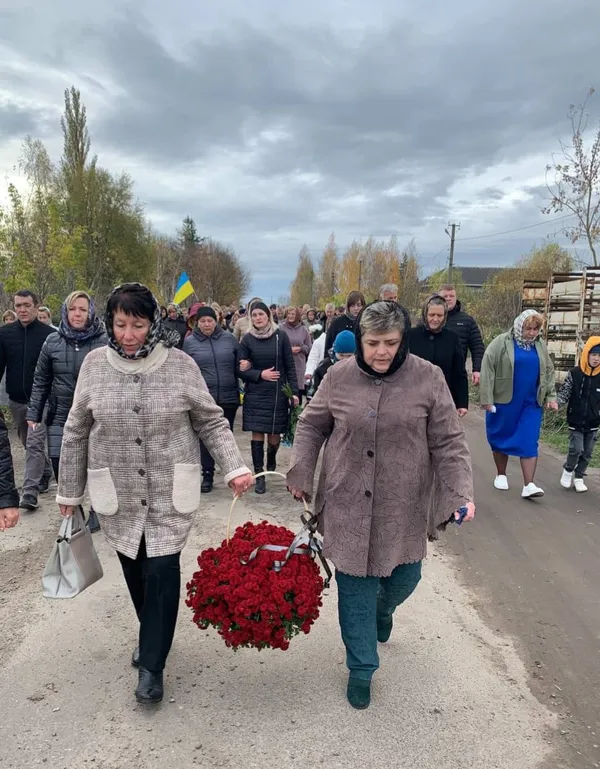 Маленький син залишився без батька: під Луцьком поховали 23-річного Героя Олександра Мороза (фото)