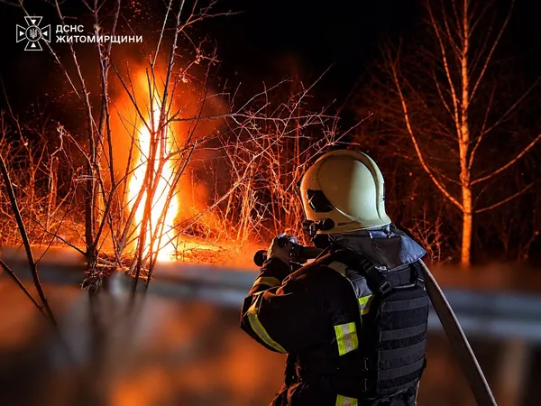 На Житомирщині ворог вдарив дронами по залізниці та енергооб’єктах (фото)