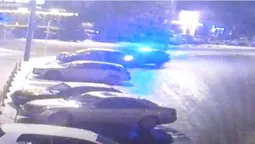 💥 Показали момент аварії за участю поліцейського автомобіля в центрі Луцька (відео)