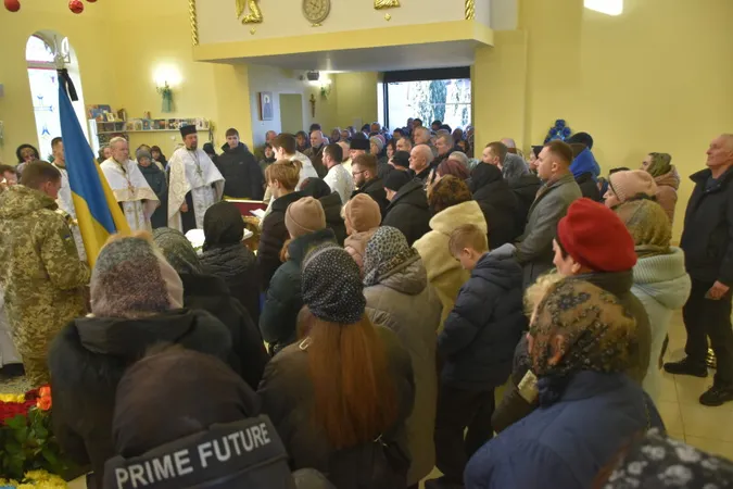 У Луцьку попрощалися із загиблим на Харківщині прикордонником Тарасом Горобцем (фото)