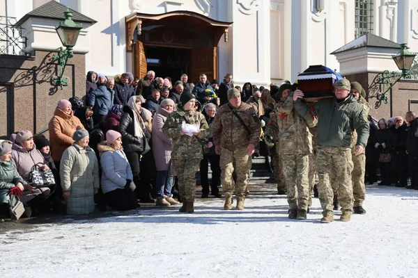 У Луцьку попрощалися з двома загиблими на Донеччині воїнами (фото)