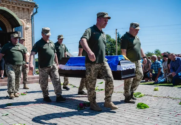 На Волині попрощалися із полеглим прикордонником Валентином Пірожиком (фото)