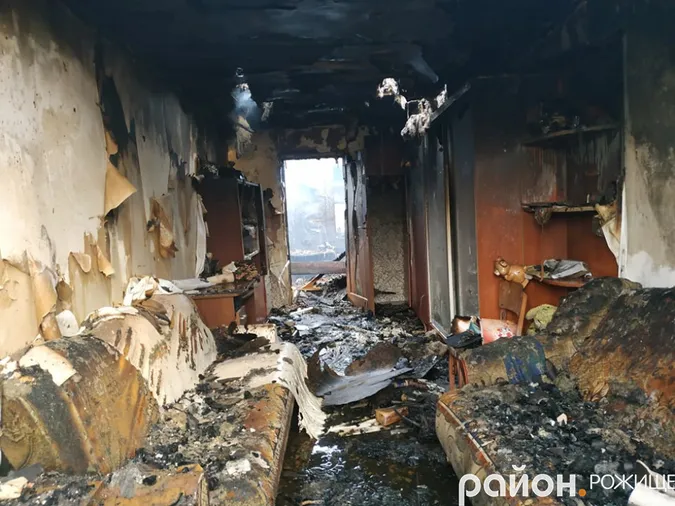 Показали, що залишилося від гуртожитку після масштабної пожежі в Рожищі (фото)